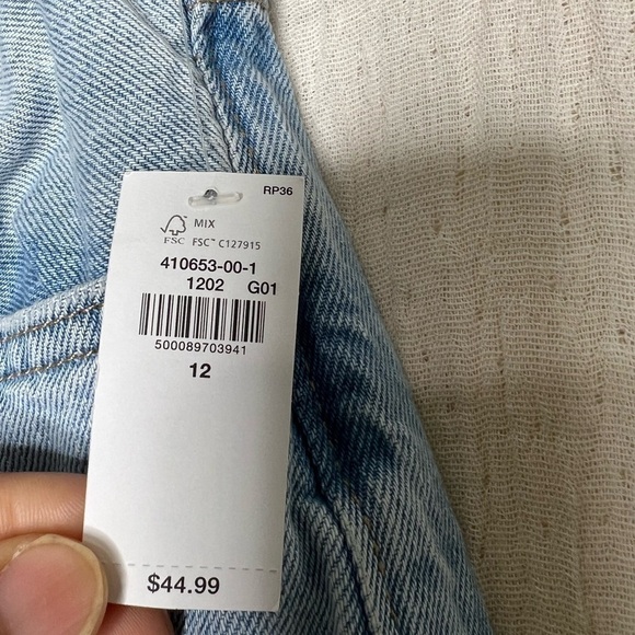 Old Navy High-Waisted Button-Fly Slouchy Taper Cut-Off Ankle Jeans size 12 - Picture 6 of 7